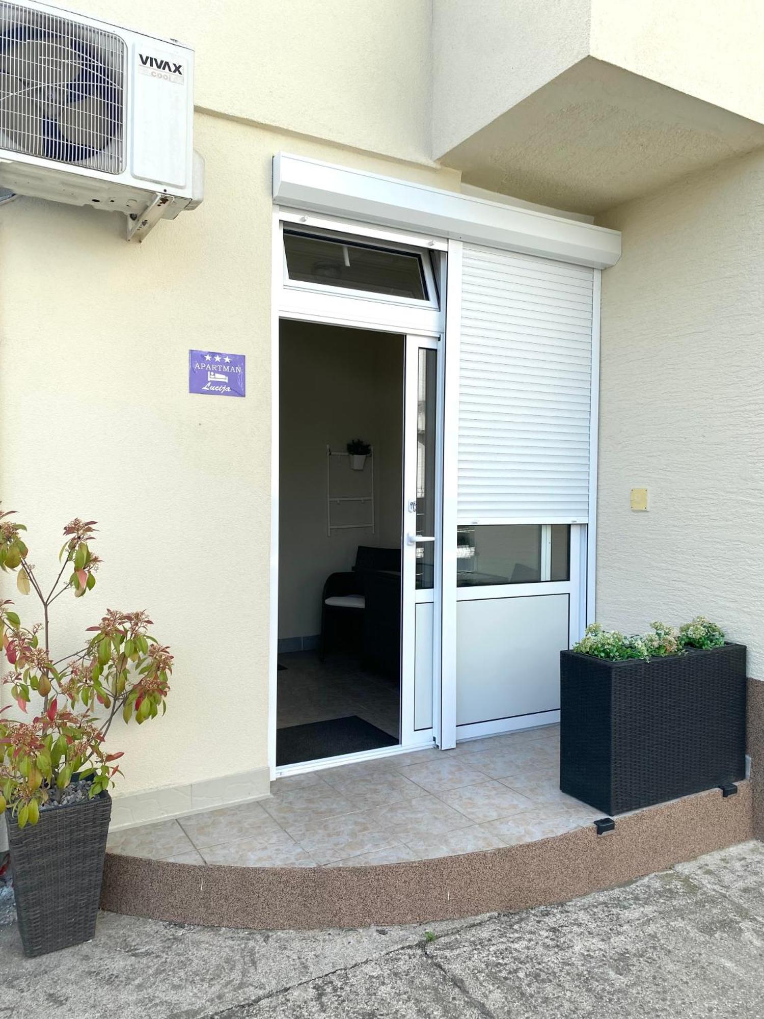 Apartman Lucija Gradici ภายนอก รูปภาพ